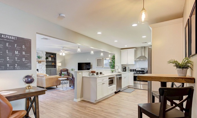 Del City House | Clean, Warm, and Welcoming, 1 Mile from Tinker AFB
