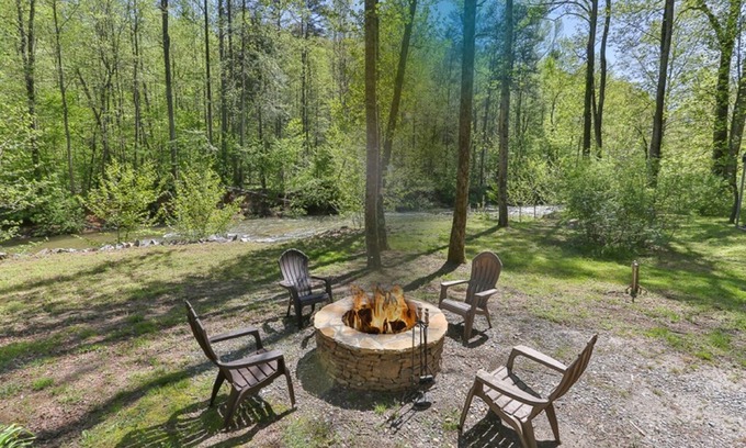 Ellijay Cottage | Clear Creek Cottage - Trout Fish from Your Backyard!