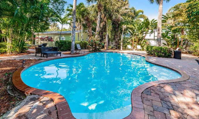 Bay Esplanade House | Clearwater Beach Cabana | Private Pool | Clearwater Beach