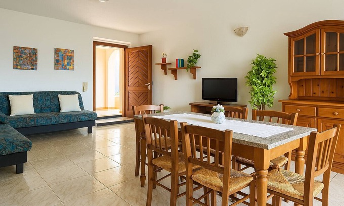 Sos Alinos Apartment | Clery – Independent villa just a few steps from the sea.