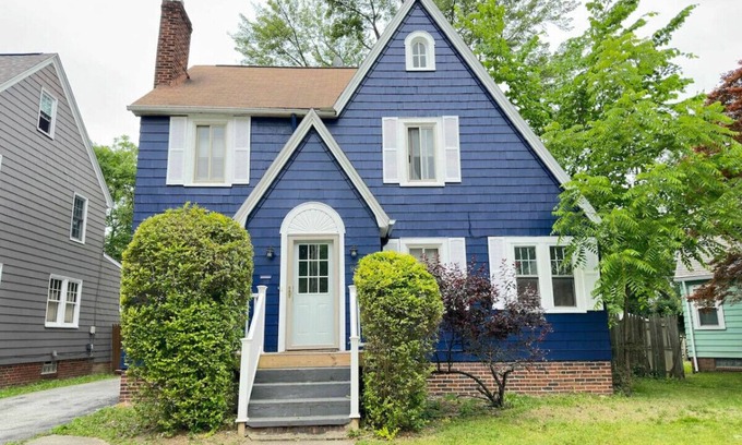 Cleveland Heights House | CLE’s BEST Fun House | Pet Friendly | Games