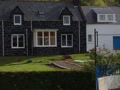 Nostie House | Cliff Cottage