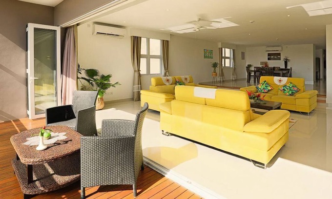 Zig Zag Ward House | Cliffhanger Private Retreat – Daytime Bliss Only!