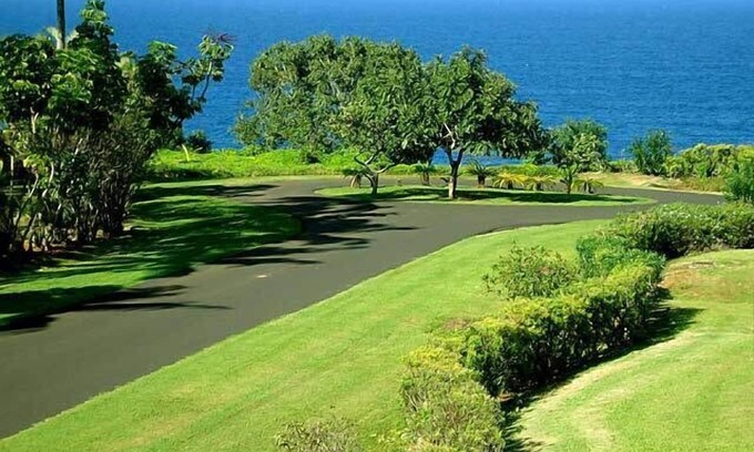 Princeville Condo | Cliffs 4-310 Nestled on a bluff above the Pacific