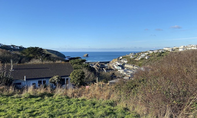 Portreath House | Cliffside 3 Bedroom House with Sea Views
