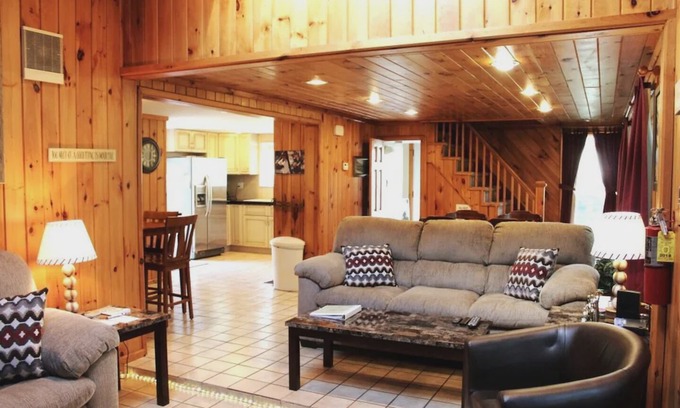 Maryland House | Cliffside Cabin-Goodyear Lake near Cooperstown