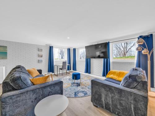 Leamington Apartment | Cliffside Suite #3 - Seacliff Beach Suites