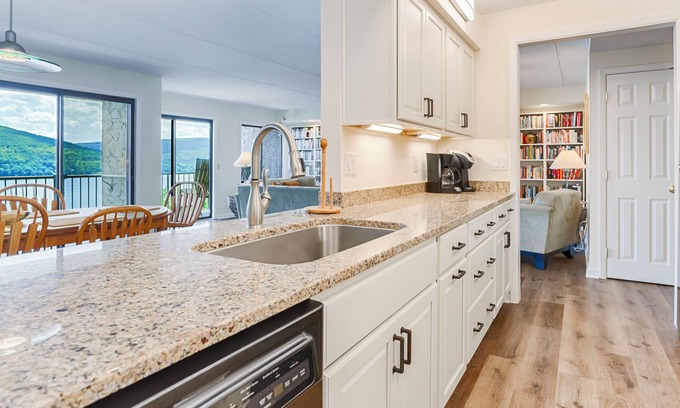 Canandaigua Condo | Cliffside Sunrise: "Gorgeous Canandaigua Lake Views!"