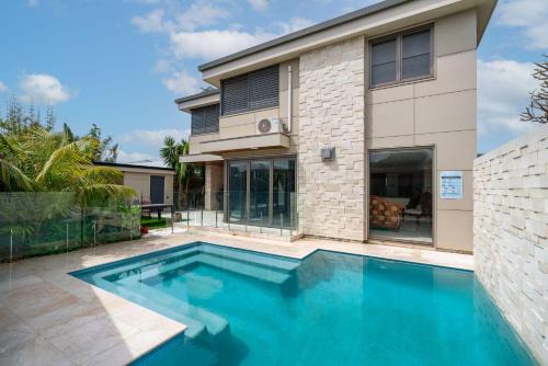 Kiama House | Clifftop Luxury with Pool