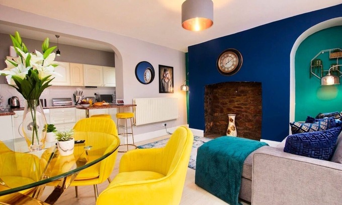 Clifton Apartment | Clifton Central Modern Flat