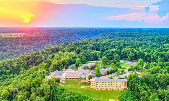 Madison Hotel | Clifty Inn