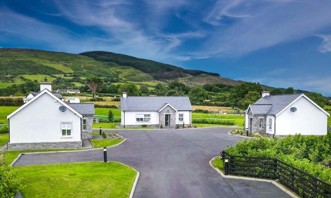 Newry House | Clonlum Holiday Cottages