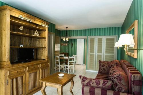 Font-Romeu-Odeillo-Via Apartment | Clos de Marie Appartement de Charme + Park Couvert