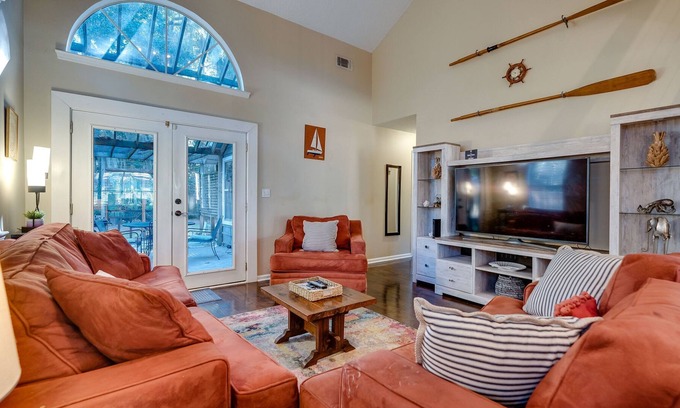 Savannah House | Close to Beach & Downtown Fun-Cozy Coastal Cottage