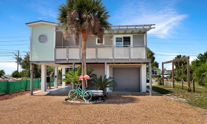 Port St. Joe House | Close to Beach, Pet Friendly, Great Outdoor Spaces in SJB ~ Flip Flop