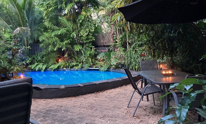 Ludmilla House | Close to City, Racetrack, Sailing Club.