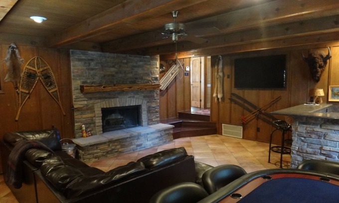 Ruidoso House | Close to downtown, family/pet friendly, mountain views, tv/game room