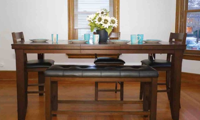 West New Haven Apartment | Close to Downtown-Yale-Spacious-Free Wine