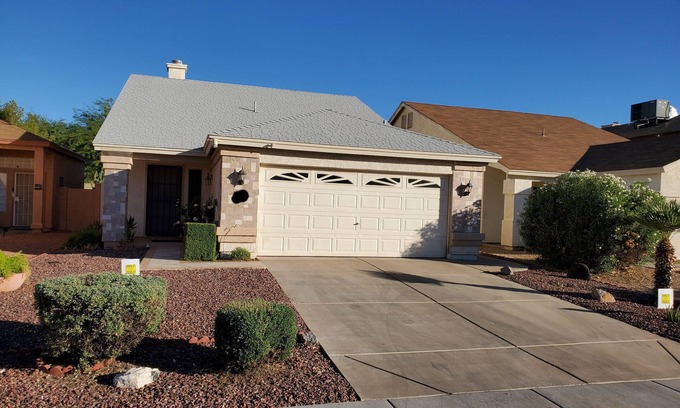 Phoenix House | Close to : Everything. Glendale State F.nStadium , Shopping centers , n
