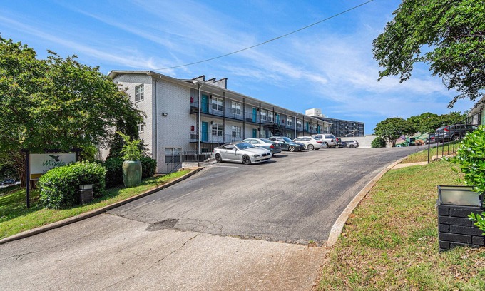 Crestline Heights Apartment | Close to Hospitals & UAB W/Free Parking&Fast WiFi