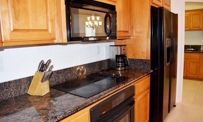 Pahrump House | Close to Hwy 160, about 20 seconds. Close to fine dining, large house with