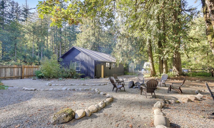 Rhododendron Cabin | Close to Mt Hood Skibowl: Retro Rhododendron Cabin