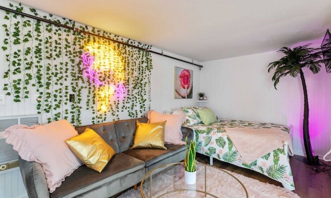 Old Orchard Beach Apartment | Close To Ocean | With Parking
