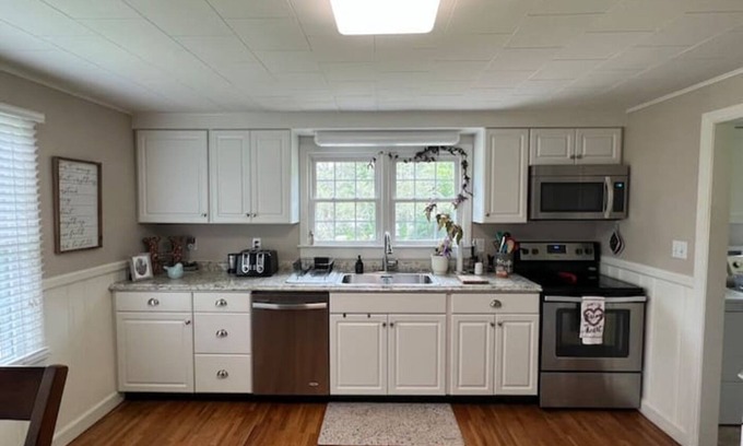 Canton House | Close to Parkway. Motorcycles Welcome. Country setting, peaceful Mountain Views