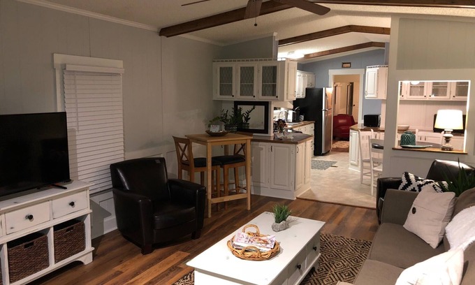 Burton House | Close to Parris Island! Beaufort SC, Newly Renovated 2 Bedroom 2 Bath Sleeps 6