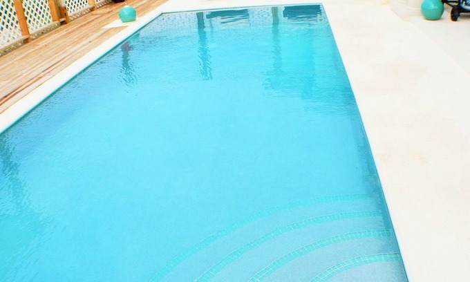 Leeward Settlement Villa | Close to Pelican Beach in Leeward Providenciales - Sunset Views - Pool
