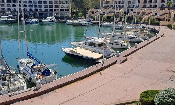 Port Cogolin Apartment | Close to Saint-Tropez – Apartment for 4 People with Marina View