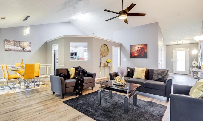 Lawrenceville House | Close to Shopping Pet-Friendly Lawrenceville Home
