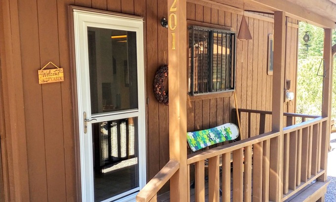 Ruidoso House | ~ Close to Ski Apache/Tubing ~ Game Room ~ 100 Mb/s WiFi ~ 65" Samsung TV