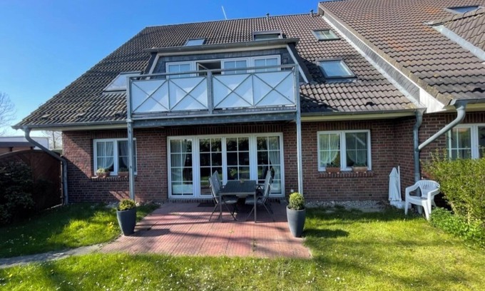 Neu Schonberg Apartment | Close to the beach! 3-room apartment with garden, WiFi & smart TV - freshly renovated