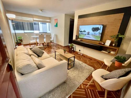 Petit Jean Ocharan Apartment | Close to the beach, Big beds, Malecon Miraflores