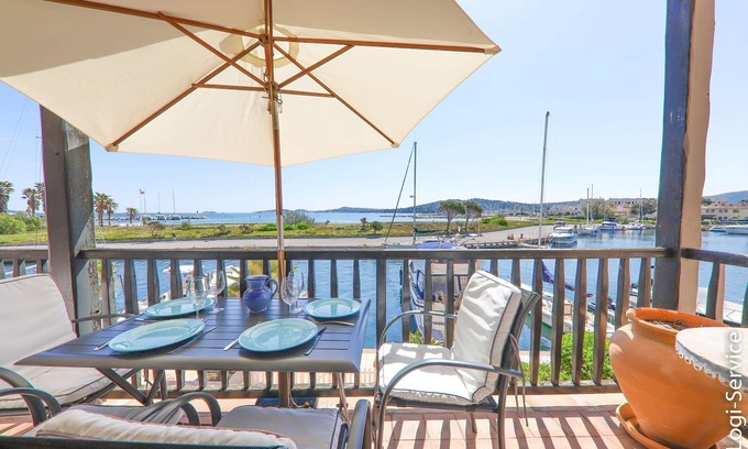 Port Grimaud Apartment | Close to the beach flat for 4 persons et sea view