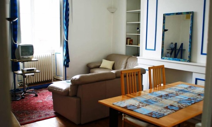 Vannes Apartment | Close to the port, apartment intramural 4 people, 80 sqm