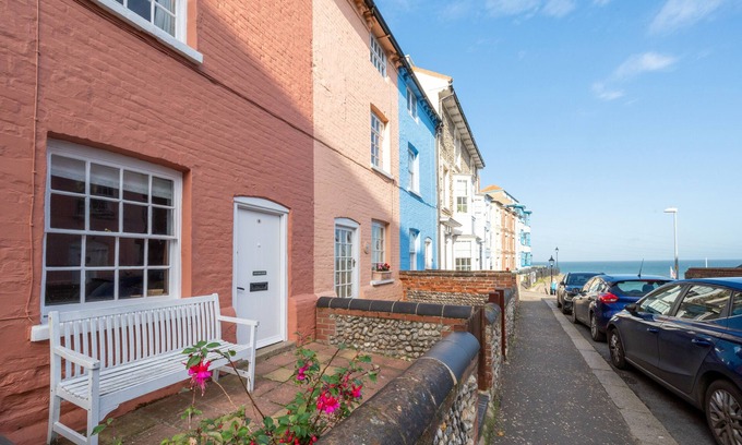 Cromer House | Cloud Cuckoo Cottage