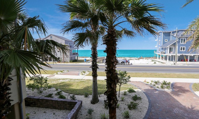 Mexico Beach Condo | Club at Mexico Beach 1G Red Fish Blue Fish