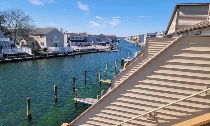 North Ocean City Condo | Club Ocean Villas II Waterfront w/Hot Tub