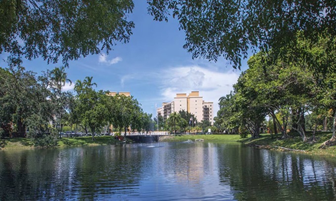 Survey Creek Apartment | Club Wyndham Palm-Aire in Pompano Florida: Dec 28 - Jan 4