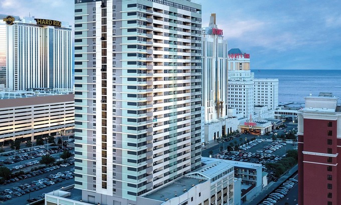 Atlantic City Condo | Club Wyndham Skyline Tower, 2 Bedroom Deluxe Suite sleeps 6. A walk to the beach