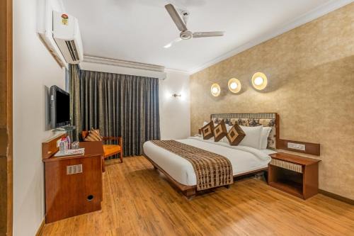 Ahmedabad City Centre Hotel | Clubhouse Nami Residency - Sabarmati Riverfront Ahmedabad