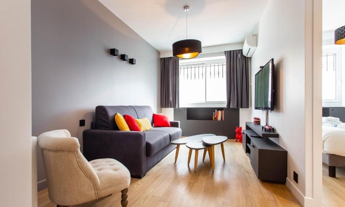 Quartier de la Folie-Mericourt Apartment | CMG Canal Saint-Martin - Pierre Levée