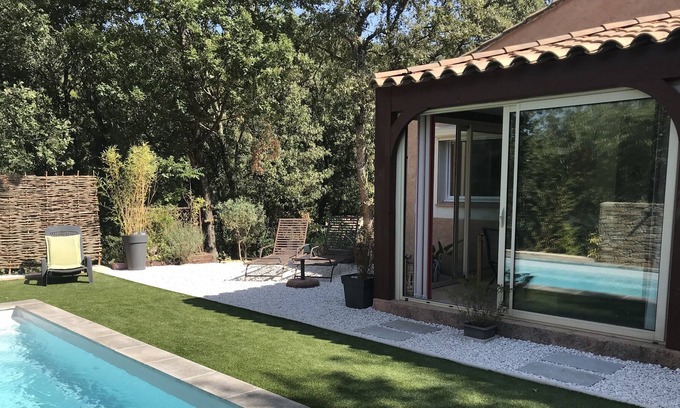 Sainte-Anastasie-sur-Issole Bed & Breakfast | COUNTRYSIDE - CHAMBRE D'HOTE PRIVATE SUITE - PRIVATE SPA VERANDA & POOL