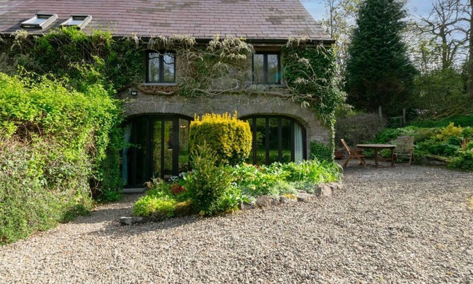 Pentrefelin House | Coach House Cottage in the beautiful Llandeilo