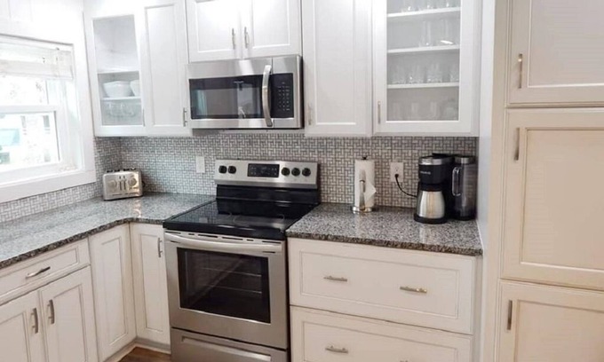 Edisto Island House | "Coast Away" in this gorgeous and clean home; Less than a 3 minute beachwalk!