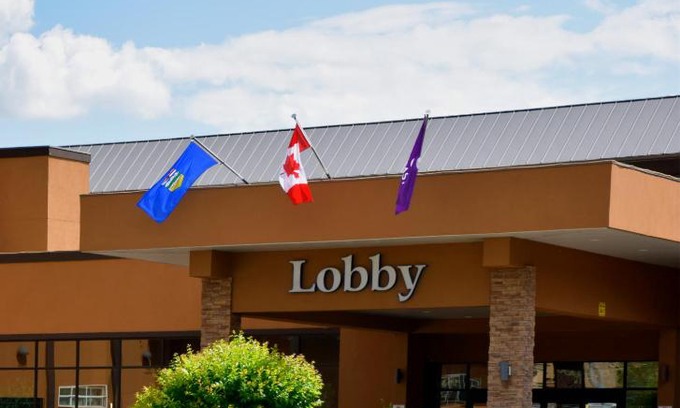 South Lethbridge Hotel | Coast Lethbridge Hotel & Conference Centre