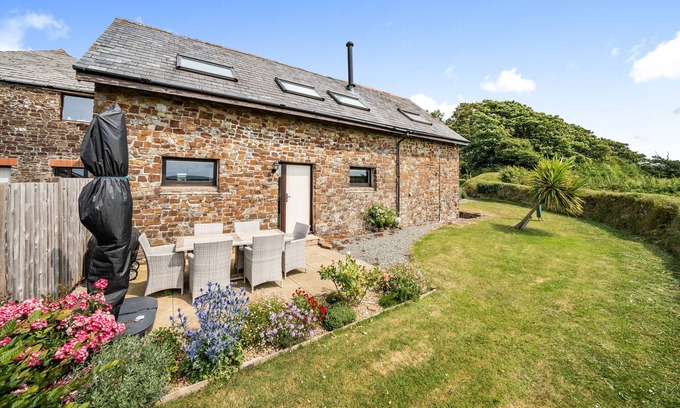 Hartland Cottage | COAST VIEW, family friendly, with open fire in Hartland
