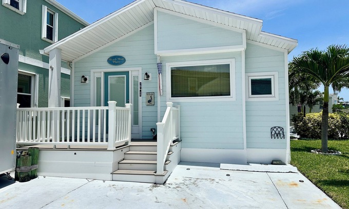 Nettles Island House | Coastal 1 Bedroom 1 Bathroom Beach House on Nettles Island Resort